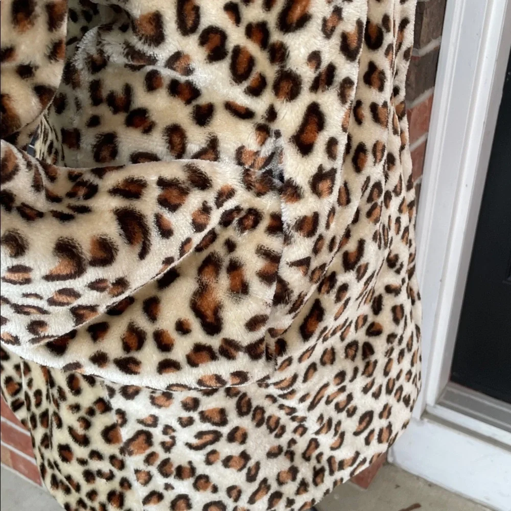 Tudor Court Faux‎ Fur Leopard Fuzzy Quilted Coat Size Large - Picture 7 of 9